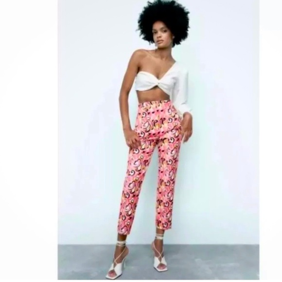 NEW ZARA - High Waisted Pants in Paisley Print with Pleated Front - Picture 2 of 8